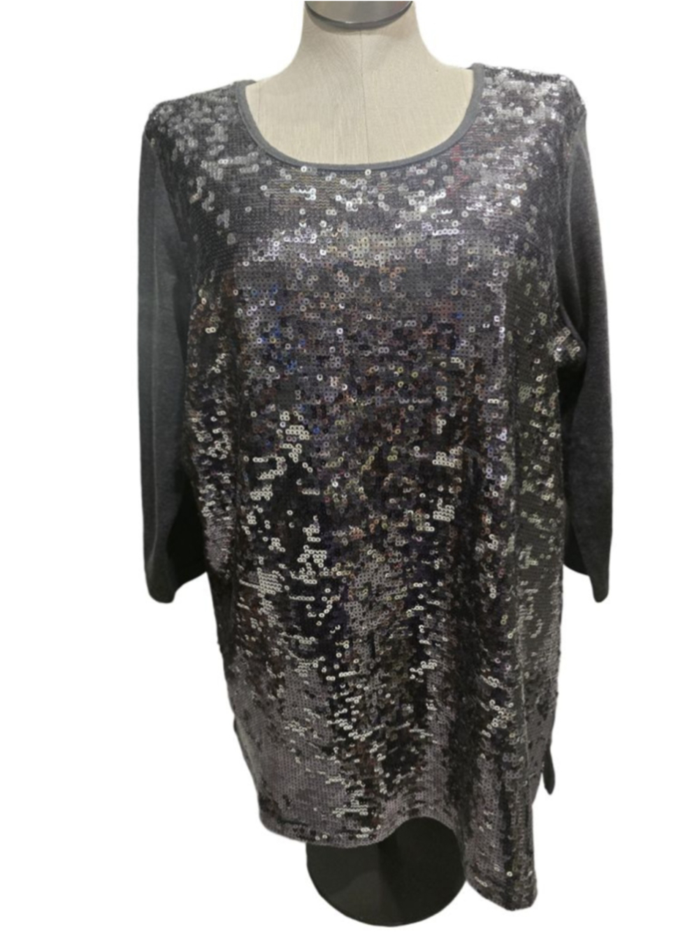 Quacker Factory Women's Gray Silver Sequin Tunic Top 1X